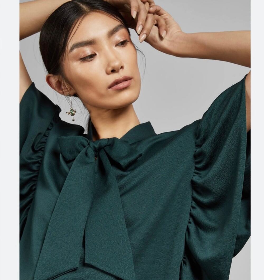 Ted Baker Robynn Neck Bow Short Sleeve Crepe Blouse in Dark Green Sz Small